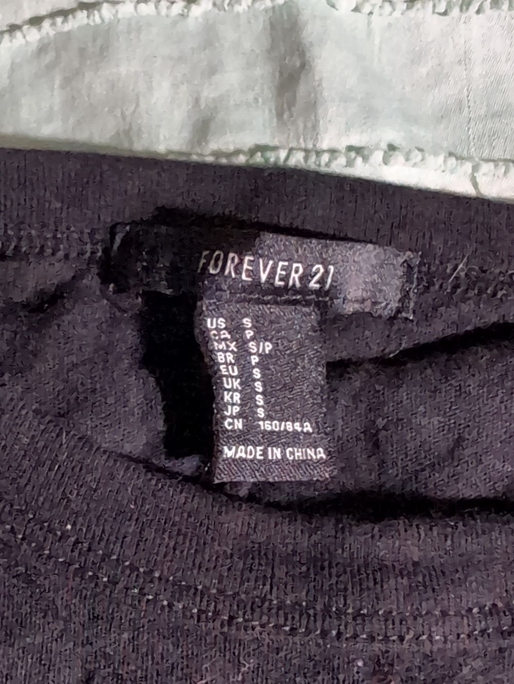 NWOT Size S Forever 21 Misfits Crop Top - Picture 2 of 3